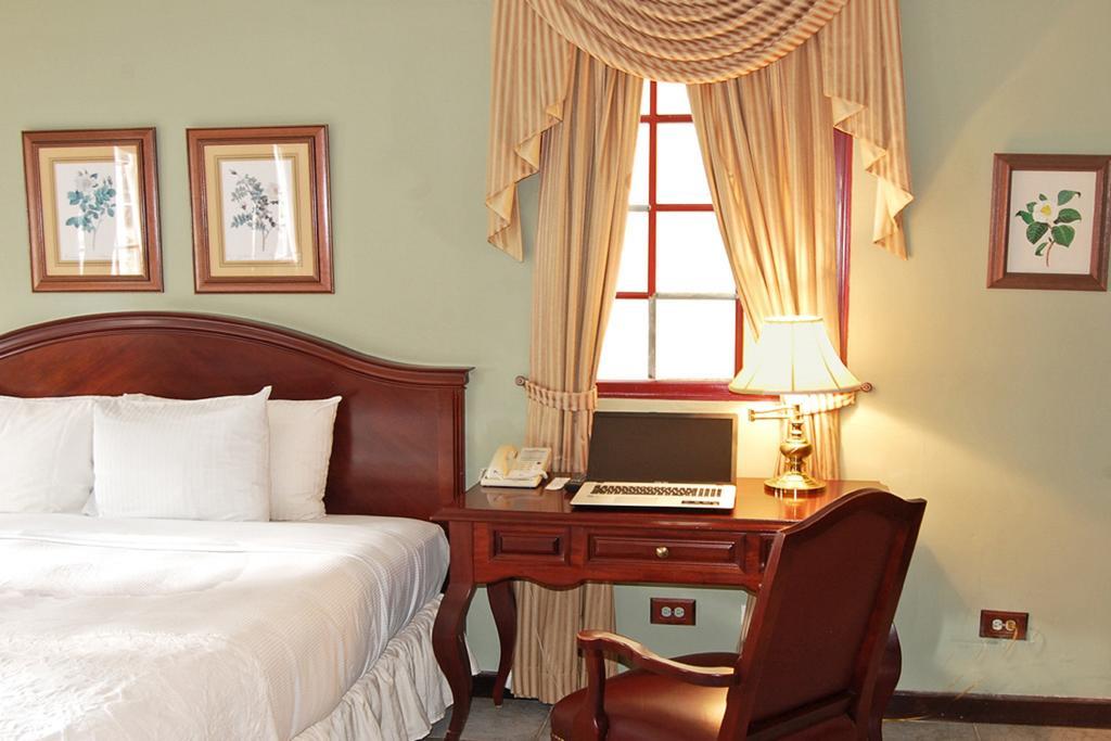 Deville Hotel Панама Экстерьер фото