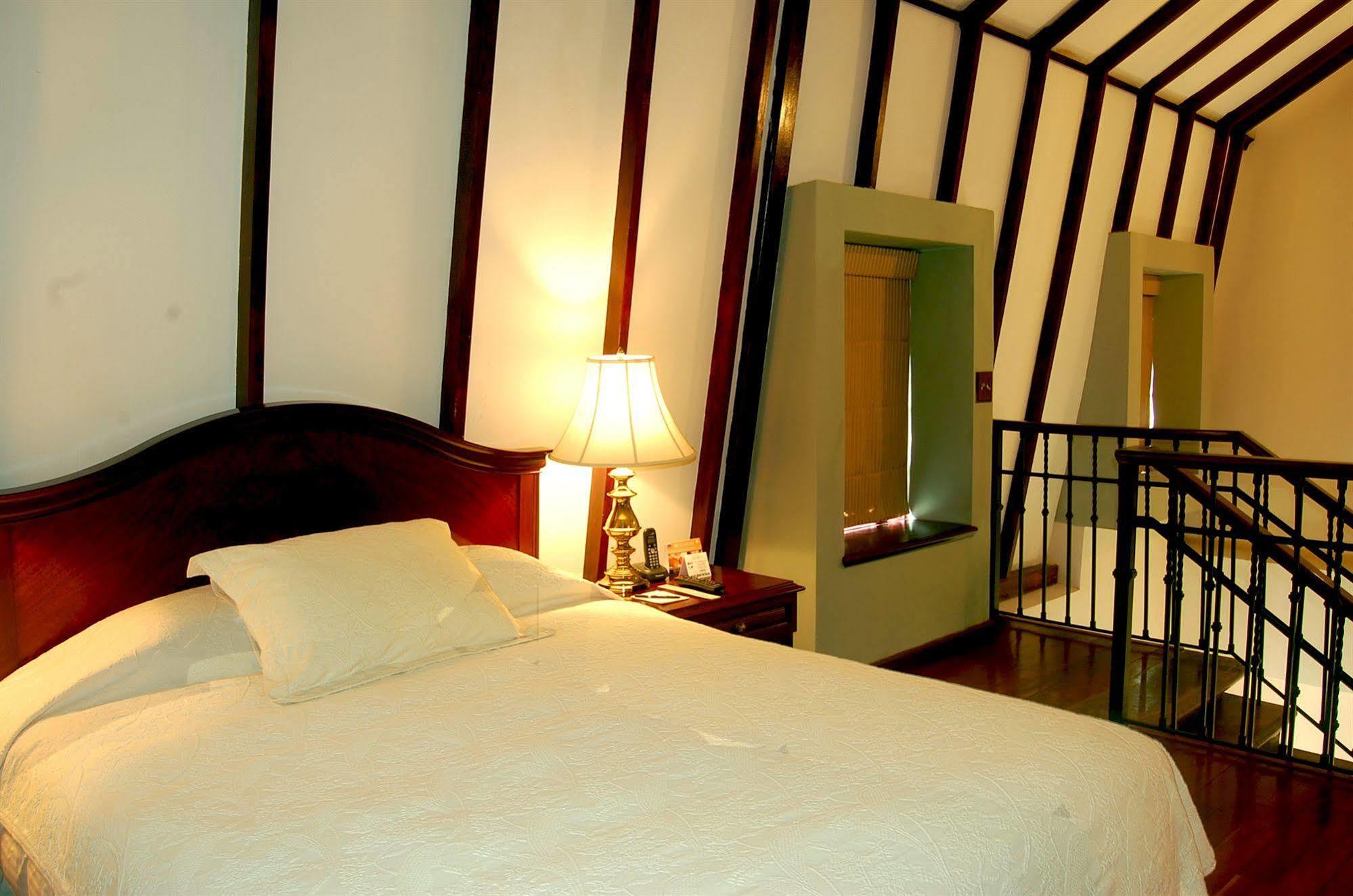 Deville Hotel Панама Экстерьер фото